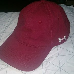 Under armour hat like new